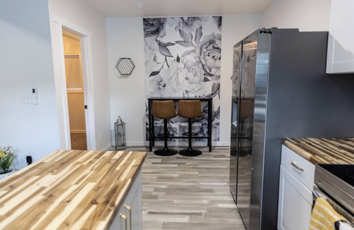 Casper Apartment | Downtown Garden Escape