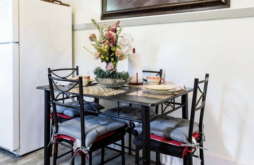 Waycross Apartment | Downtown Gem, Near Okefenokee Swamp, Thai Restaurant with Carport & Workspace