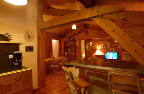 Limoux Apartment | Downtown Gite Limoux Of Character, Close Aude Equipped any comfort.
