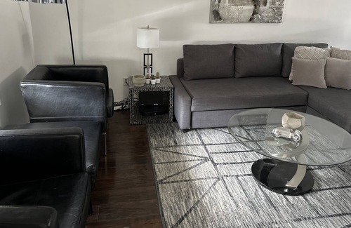 Hamilton House | Downtown Hamilton Home