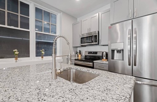 Downtown Harrisburg Apartment | Downtown HBG Gem: 2BR Apt