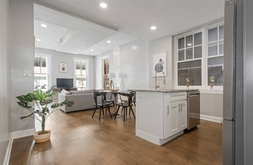 Downtown Harrisburg Apartment | Downtown HBG Gem: 2BR Apt