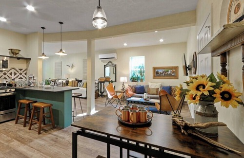 Lake Geneva Apartment | Downtown Hideaway- Lower