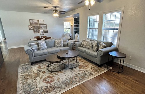 Graham Apartment | Downtown Hideaway - Minutes from PK Lake, Graham Lake & many more attractions.