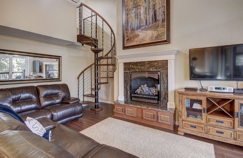 Warrior's Mark Condo | Downtown High End with Hot Tub/Pool and Slopes