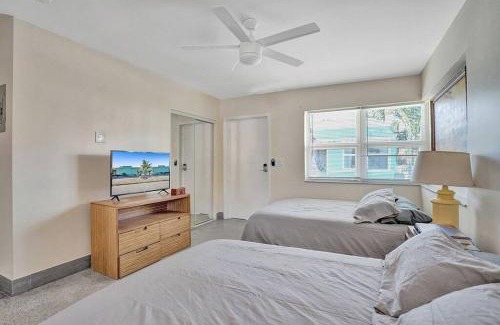 North Beach Apartment | Downtown Hollywood, Holiday Retreat at Dania Beach