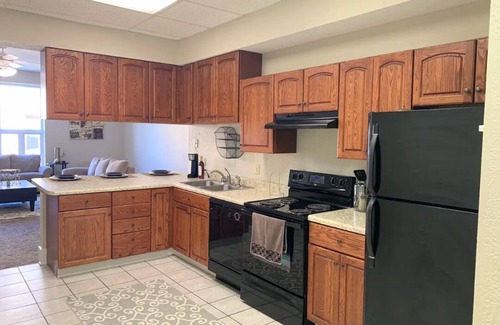 Kokomo Condo | Downtown Hub Spot apartment!