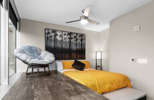 Downtown Kansas City Apartment | Downtown KC Studio City Views GYM/Basketball