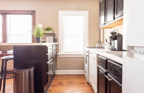Quality Hill Apartment | Downtown KC Studio*Walk to Power&Light
