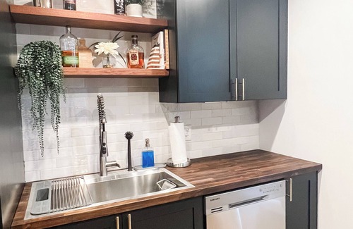 Historic District - North Condo | Downtown Kehoe Carriage House