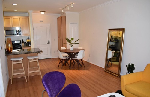 Chinatown Apartment | Downtown LA Dodger Stadium double queen suite