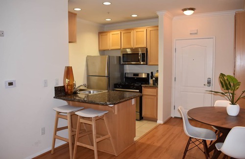 Chinatown Apartment | Downtown LA Dodger Stadium double queen suite