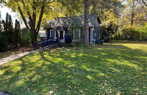 Lake Geneva Cottage | Downtown Lake Geneva Cottage Sleeps 5