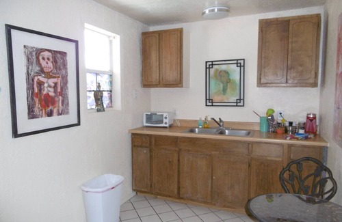 Las Cruces Apartment | Downtown Las Cruses Apartment with Fine Art Collection
