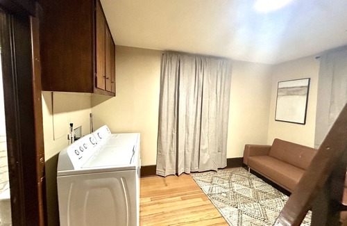 Wichita House | Downtown Location W/Washer & Dryer!