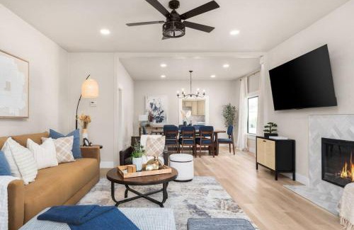 Lodi House | Downtown Lodi l Renovated l 5 Bedrooms l Sleeps 10