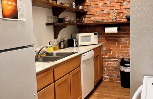 Laramie Apartment | Downtown Loft Apartment with High Ceilings - Location Location Location