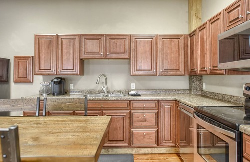Deadwood Condo | Downtown Loft on Main Street Deadwood, Walk to Saloon 10 and all the casinos!
