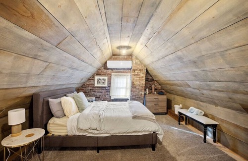 Downtown Condo | Downtown Loft w/Private Entry & Updates