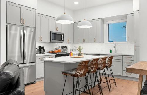 Downtown Salt Lake City Apartment | Downtown Lux Townhouse 3BD 3BA