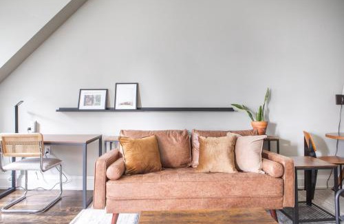 East Town Apartment | Downtown Luxury 1BR Loft