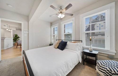 Brazos Apartment | Downtown Luxury Apartment with King Bed