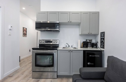 Quartier des Spectacles Apartment | Downtown Luxury one bedroom with free parking