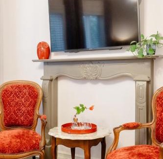 Cabbagetown South House | Downtown Luxury Victorian Retreat