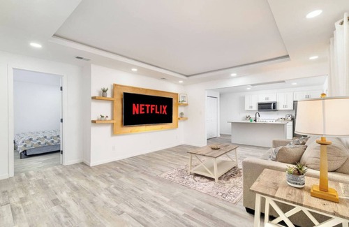 McAllen House | Downtown McAllen - Sleeps 10