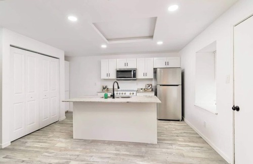 McAllen House | Downtown McAllen - Sleeps 10