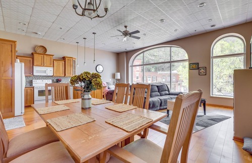 McGregor Condo | Downtown McGregor Condo w/Restaurant On-Site!