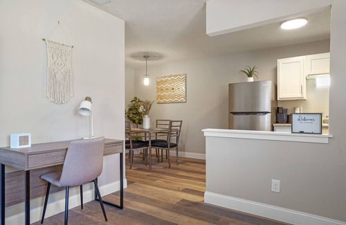 Springfield Apartment | Downtown Med District: Idyllic 2BD, 1BA Capital City Retreat