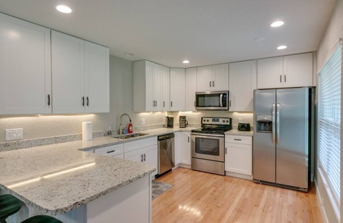 Historic Downtown Melbourne House | Downtown Melbourne 4 King/3Bath Pool Sleeps 12-20