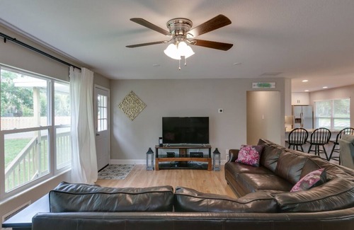Historic Downtown Melbourne House | Downtown Melbourne 4 King/3Bath Pool Sleeps 12-20