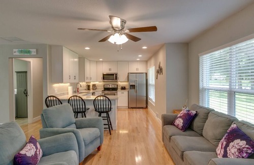 Historic Downtown Melbourne House | Downtown Melbourne 4 King/3Bath Pool Sleeps 12-20