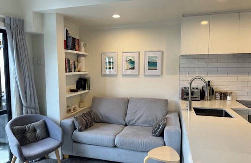 Mount Maunganui House | Downtown Mt Beach Family Retreat
