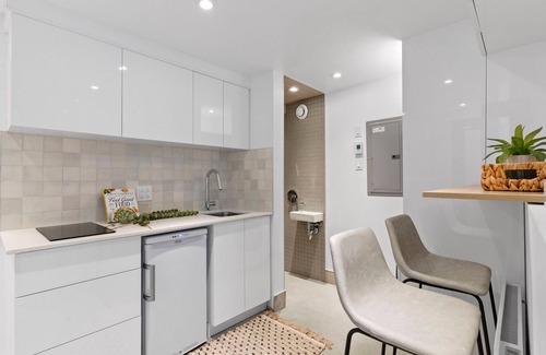 Downtown Montreal House | Downtown MTL's Exclusive 1-BR Tiny House Retreats: 30-Day Urban Escapes!n