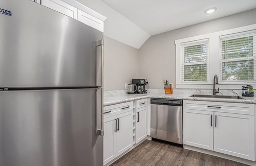 Nelson Apartment | Downtown Muskegon Apt 2