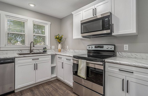 Nelson Apartment | Downtown Muskegon Apt 2