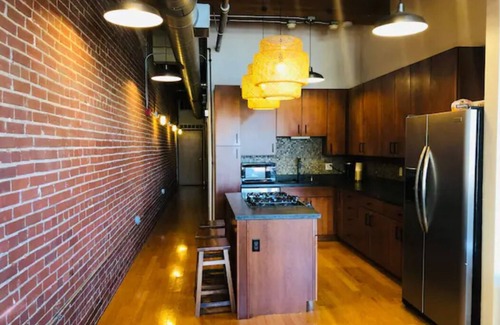 Downtown St. Louis Condo | Downtown + Parking + 2 Beds/2Bath