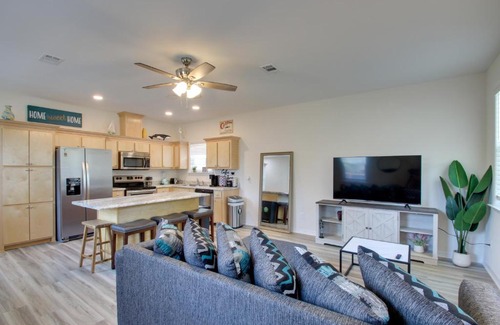 South Pensacola House | Downtown Pensacola Vacation Rental with Yard!