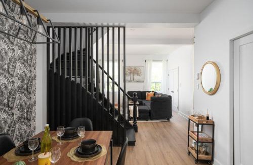 Downtown Montreal Apartment | Downtown Penthouse 2 Level-4BDRS-8Guests