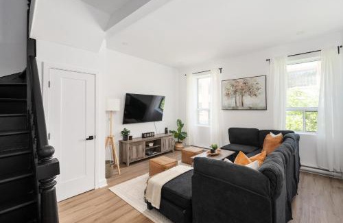 Downtown Montreal Apartment | Downtown Penthouse 2 Level-4BDRS-8Guests