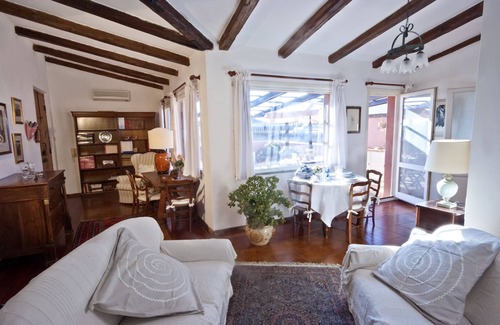 Oristano Apartment | Downtown penthouse with tower view - Cozy penthouse facing to the tower