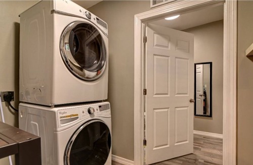 Roosevelt House | Downtown Phoenix 2beds 1.5bath Guest House