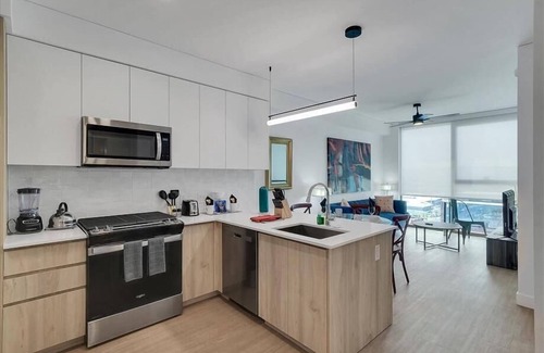 Evans Churchill Apartment | Downtown Phoenix | Roro 1BR nr Metro | Pool & Spa