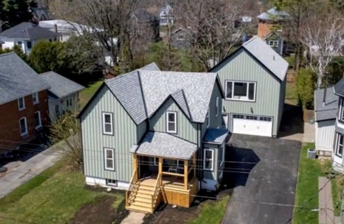 Prince Edward House | Downtown Picton, 3 bedroom.