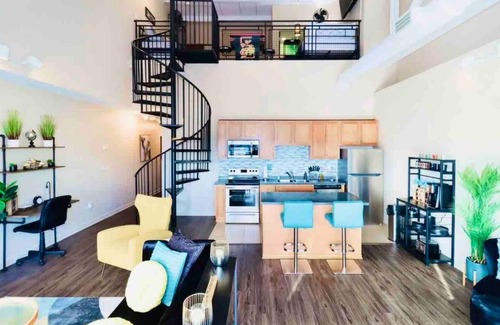 Sandusky Condo | Downtown Pool & Hot Tub Sleeps 8 By Cedar Point Sports Force Kalahari!
