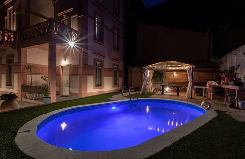Oristano Historic Centre House | Downtown poolfront room with private veranda