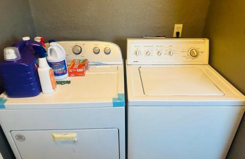 Richmond Heights House | Downtown Private Deluxe Room